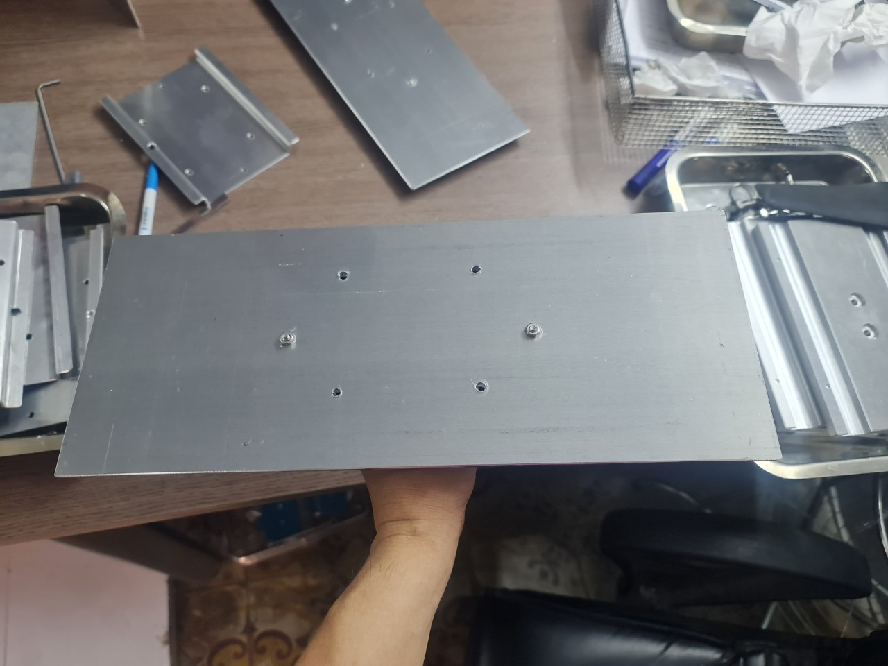 Xe đẩy monitor mẫu bắt nằm